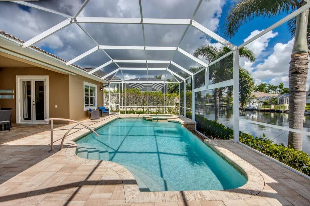 Villa Martinique By Coralvilla Cape Coral Exteriör bild