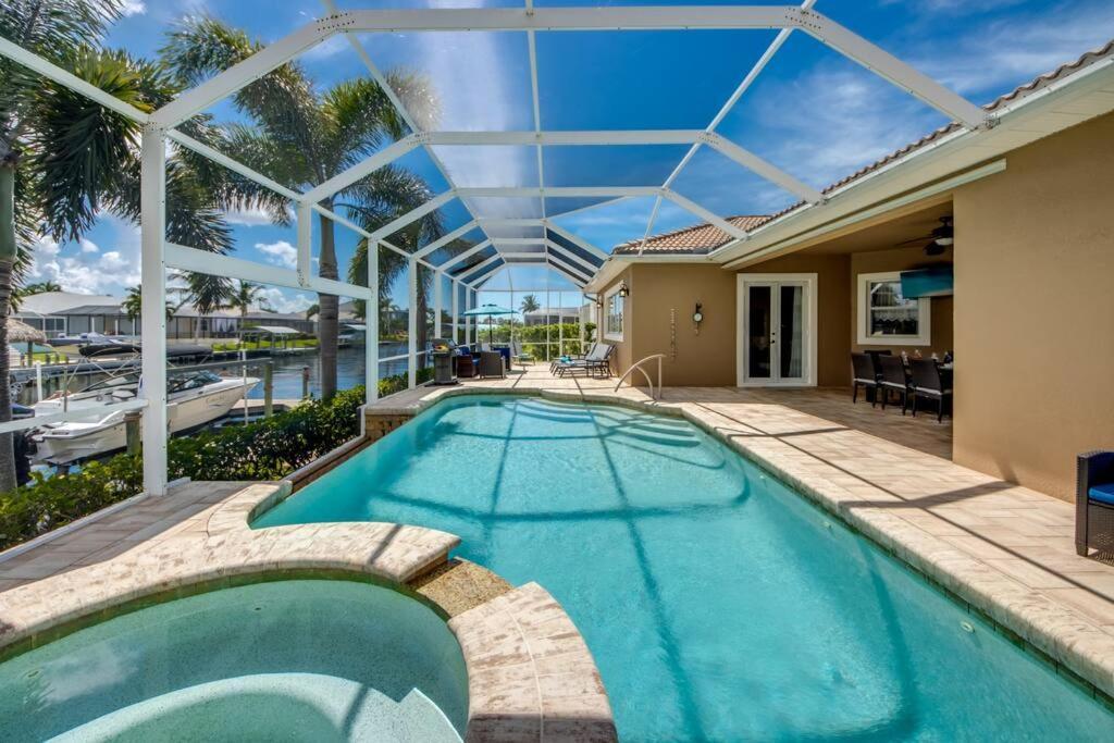 Villa Martinique By Coralvilla Cape Coral Exteriör bild