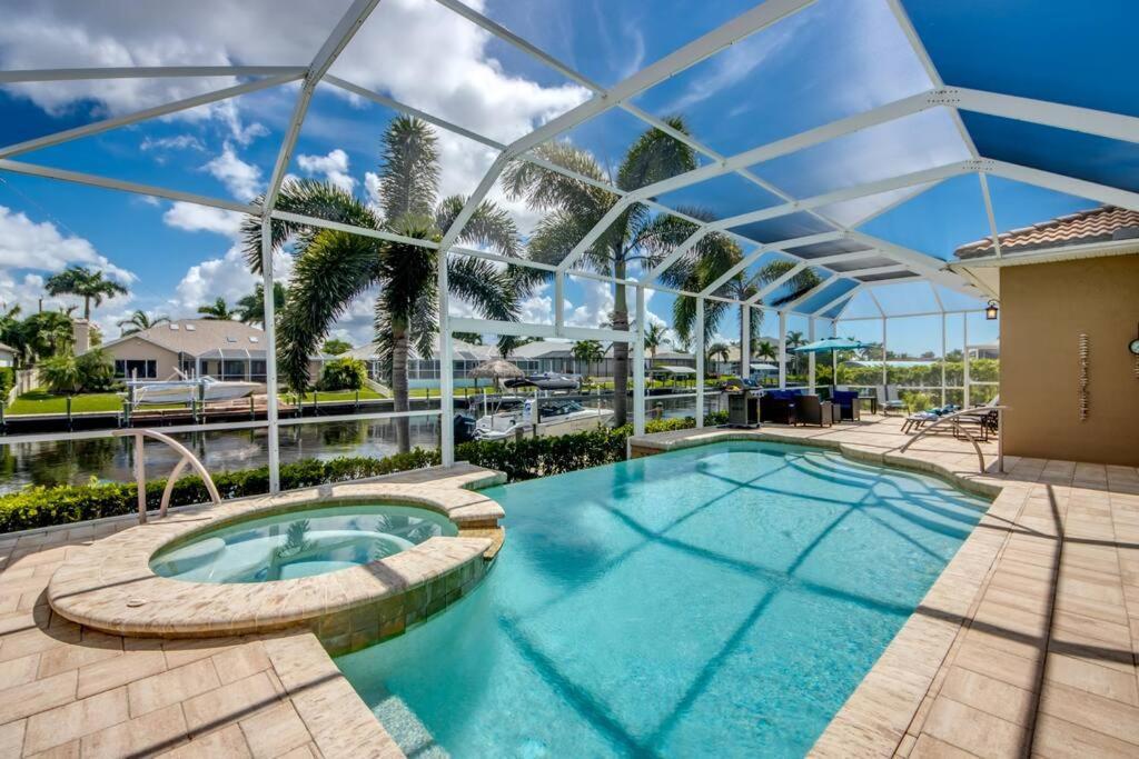 Villa Martinique By Coralvilla Cape Coral Exteriör bild